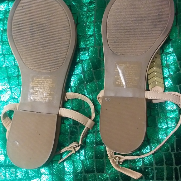 Express Sandles - Picture 4 of 4